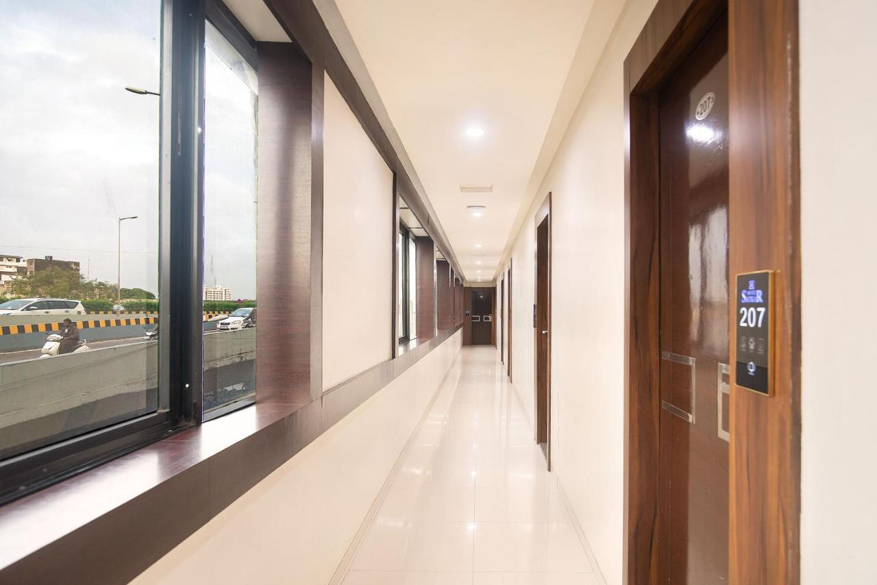 Hotel Satkar Surat Exterior photo