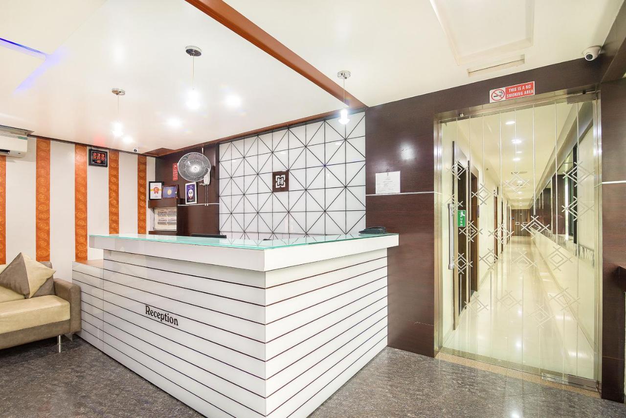 Hotel Satkar Surat Exterior photo